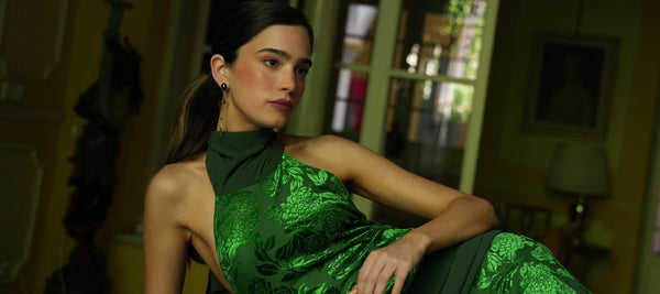 ¿Pendientes largos para invitadas? Inspírate con estas tres joyas